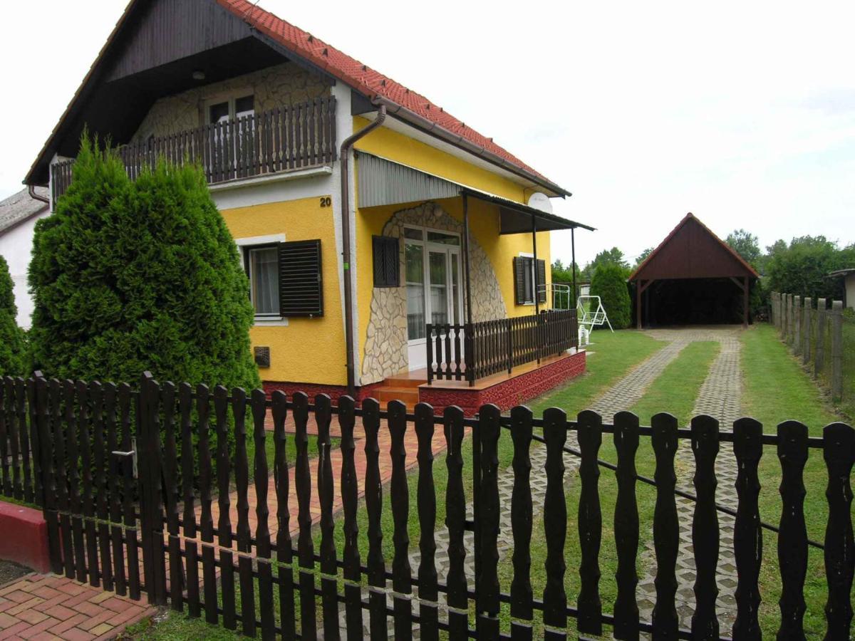 Holiday Home In Balatonmariafuerdo 19426 Exterior foto