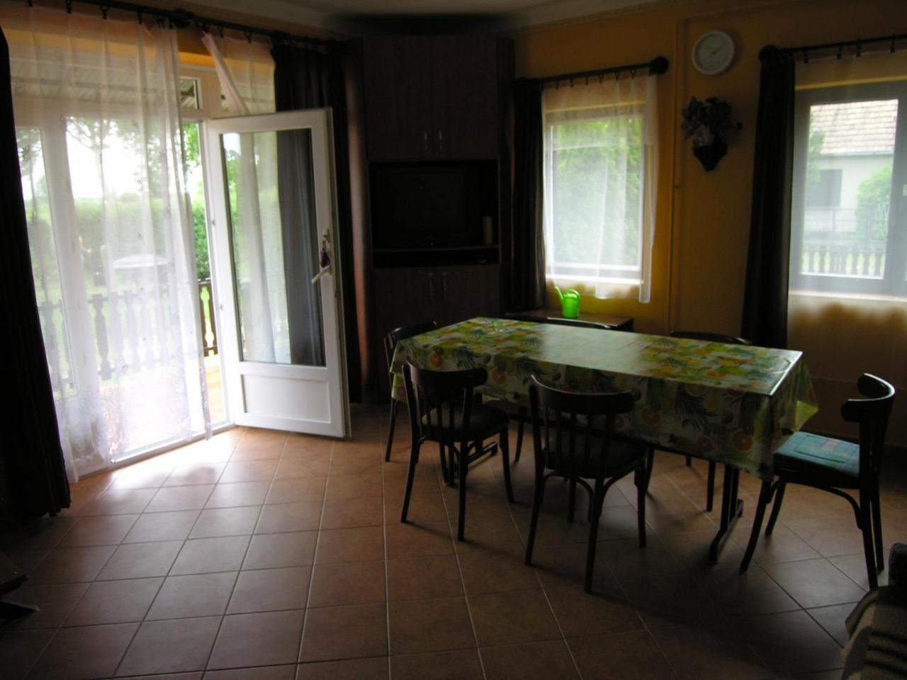 Holiday Home In Balatonmariafuerdo 19426 Exterior foto